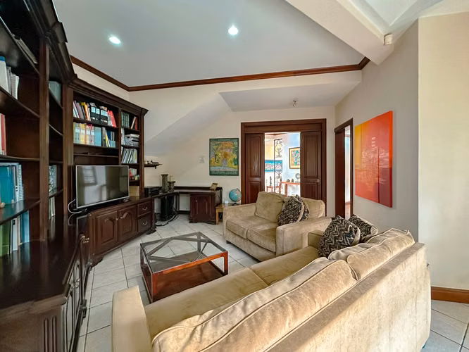 VENTA DE CASA EN VALLE DEL SOL CON VISTA AL GOLF