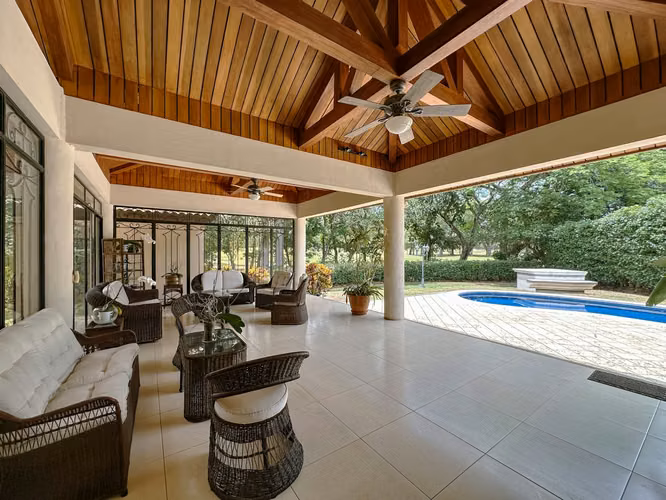 VENTA DE CASA EN VALLE DEL SOL CON VISTA AL GOLF