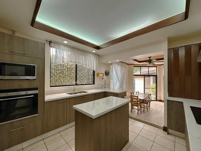 VENTA DE CASA EN VALLE DEL SOL CON VISTA AL GOLF