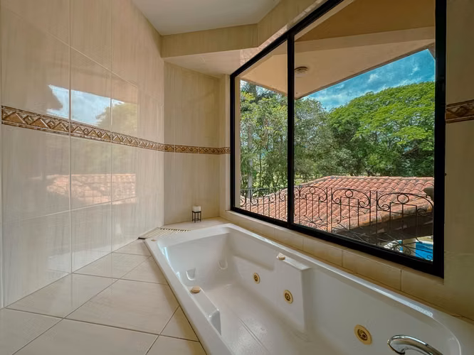 VENTA DE CASA EN VALLE DEL SOL CON VISTA AL GOLF