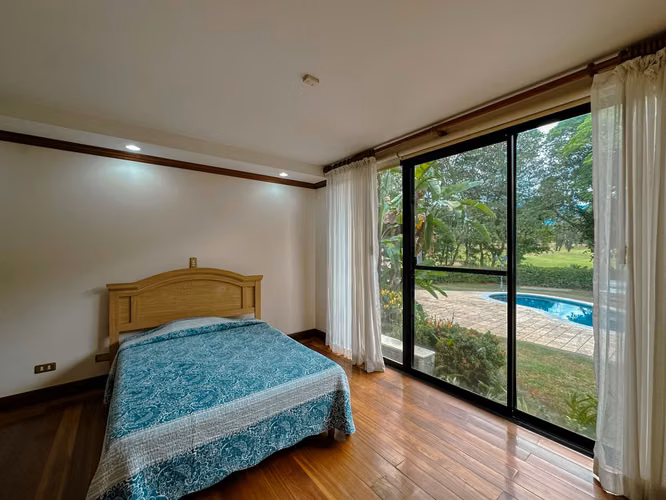 VENTA DE CASA EN VALLE DEL SOL CON VISTA AL GOLF