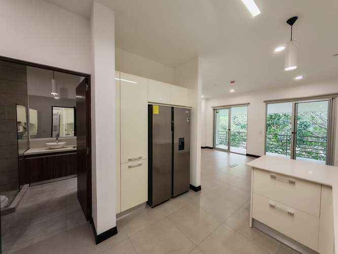 ALQUILER DE APARTAMENTO TIPO ESTUDIO CON LÍNEA BLANCA, URBAN FLATS, SANTA ANA - Imagen 2