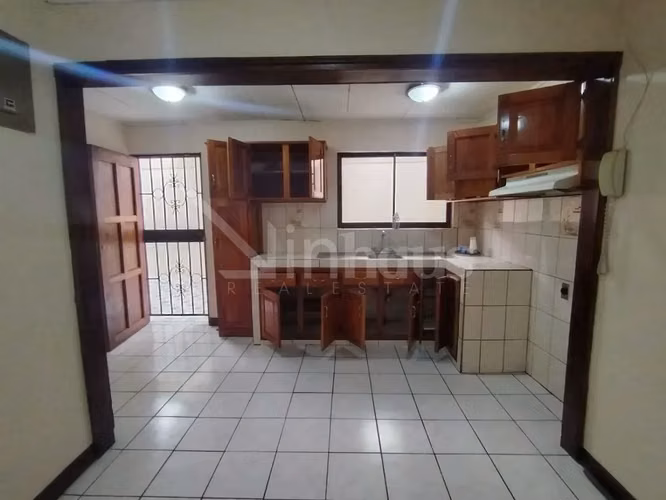 En venta casa de una planta en Calle Fallas, Desamparados.PP