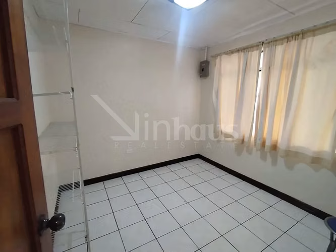 En venta casa de una planta en Calle Fallas, Desamparados.PP