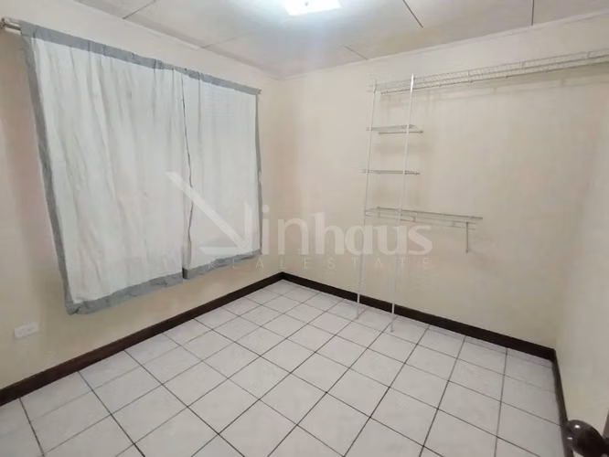 En venta casa de una planta en Calle Fallas, Desamparados.PP