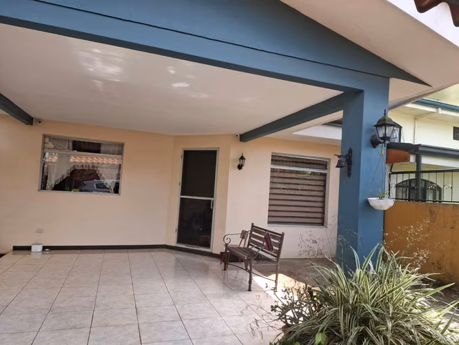 Venta de casa de una planta en San Ramón, Alajuela