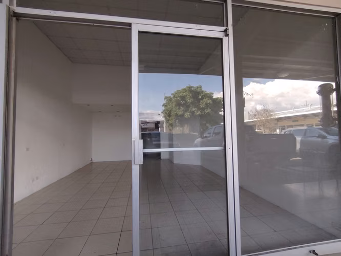 Heredia Local Comercial - 60m- parqueo - Imagen 18