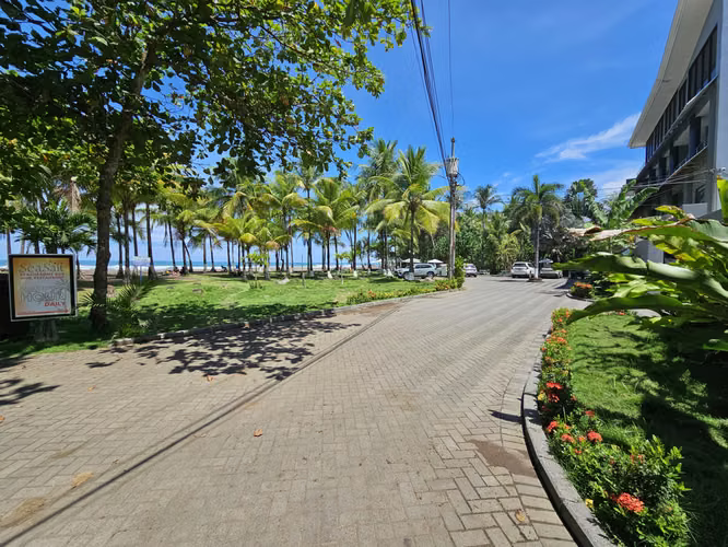 Venta de terreno a 20 metros de la Playa, Jacó, Puntarenas - Imagen 10