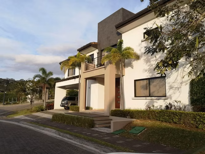 Apartamento en Venta en Santa Ana – Lomas del Valle con Vista a las Montañas - Imagen 4