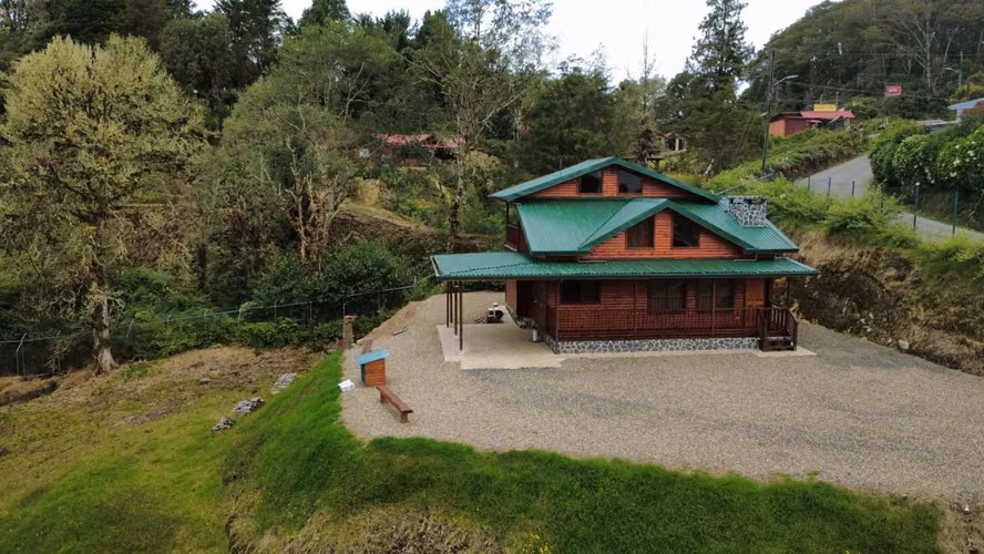 Cabaña en Venta en El Guarco Cartago  2,414 m² | $298,000 JLBR