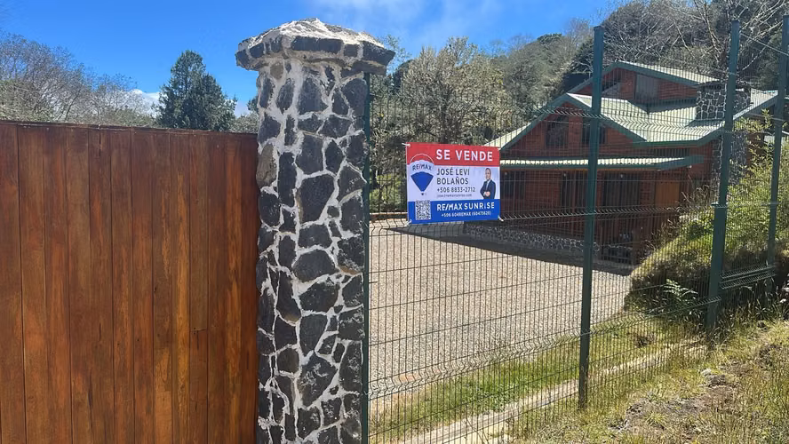 Cabaña en Venta en El Guarco Cartago  2,414 m² | $298,000 JLBR