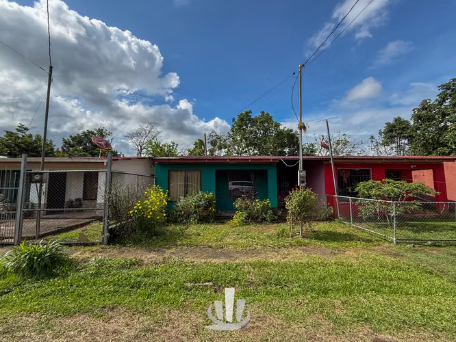 Casa en Venta con Amplio Terreno en Zona Residencial - Imagen 13