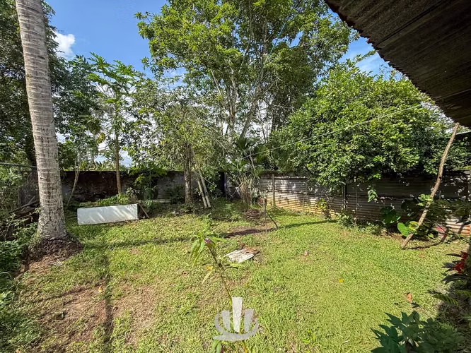 Casa en Venta con Amplio Terreno en Zona Residencial - Imagen 11