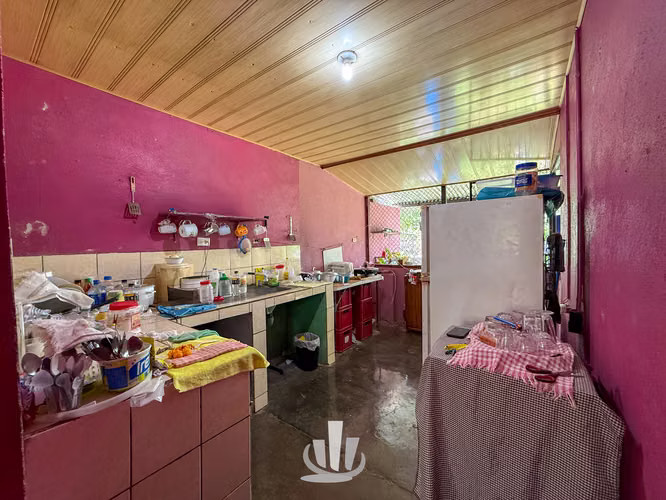 Casa en Venta con Amplio Terreno en Zona Residencial - Imagen 3