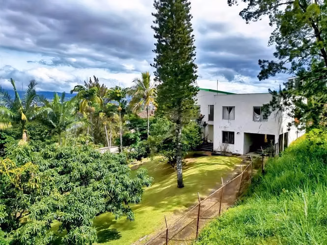 Lote en Bello Horizonte, Escazú | 999 m² con estructura - Imagen 5