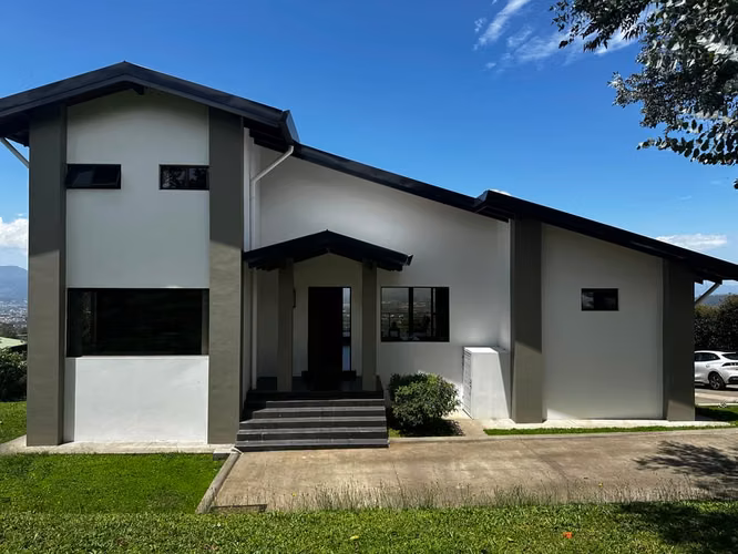 VENDO CASA EN BARVA DE HEREDIA.