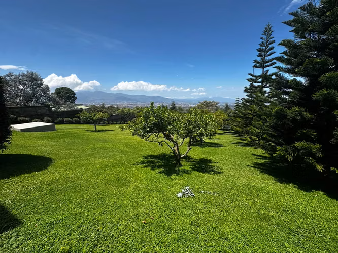 VENDO CASA EN BARVA DE HEREDIA.