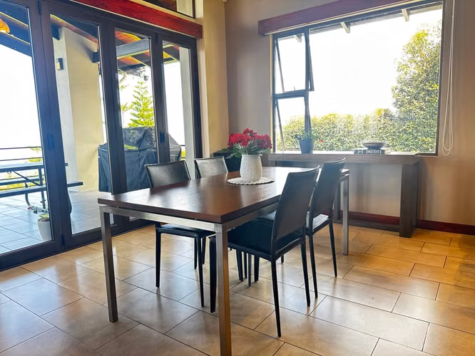 VENDO CASA EN BARVA DE HEREDIA.