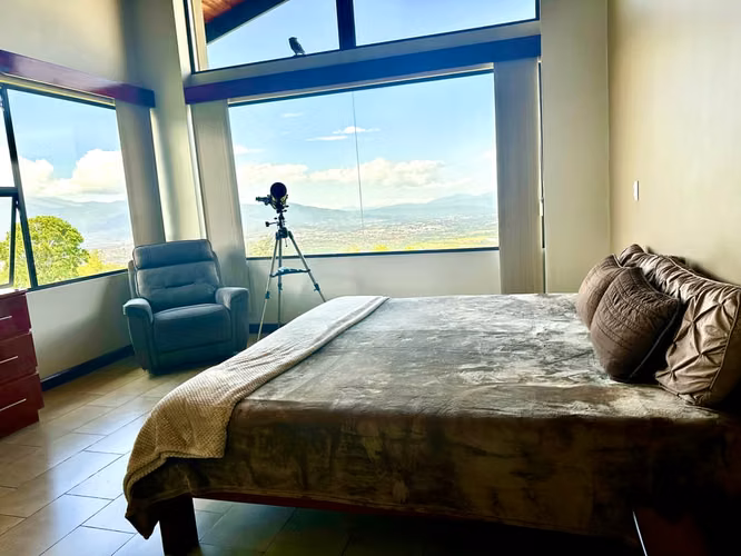 VENDO CASA EN BARVA DE HEREDIA.