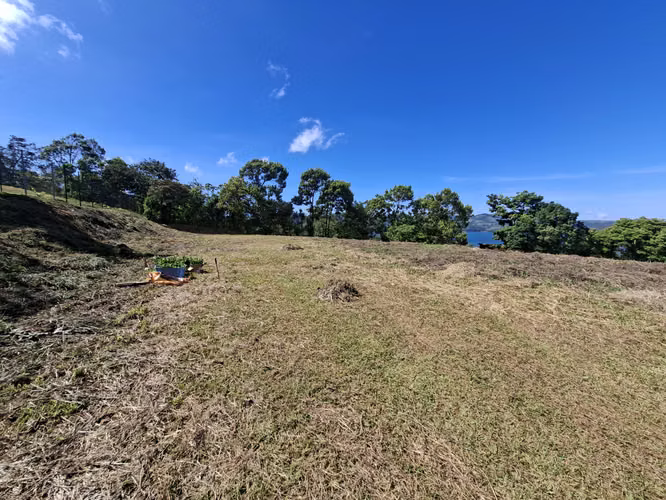 LOTE DE 2,605 M². VISTA AL LAGO. PLANO. ZONA DE ALTA PLUSVALIA. - Imagen 19