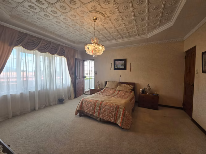 VENTA DE CASA AMPLIA EN RESIDENCIAL MONTENEGRO, ALAJUELA - Imagen 9