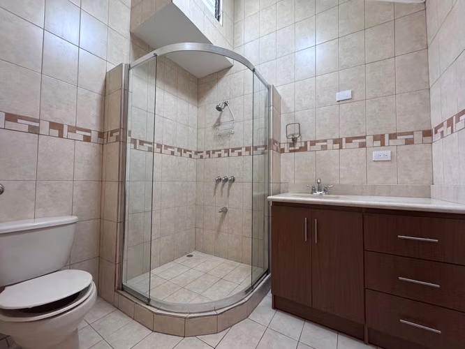 Venta de casa en condominio San Marino con Amplio Patio