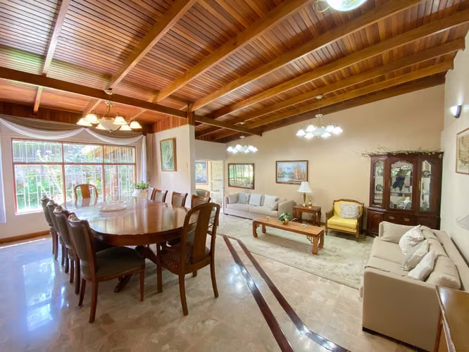 Venta de hermosa casa con amplio patio - Imagen 11