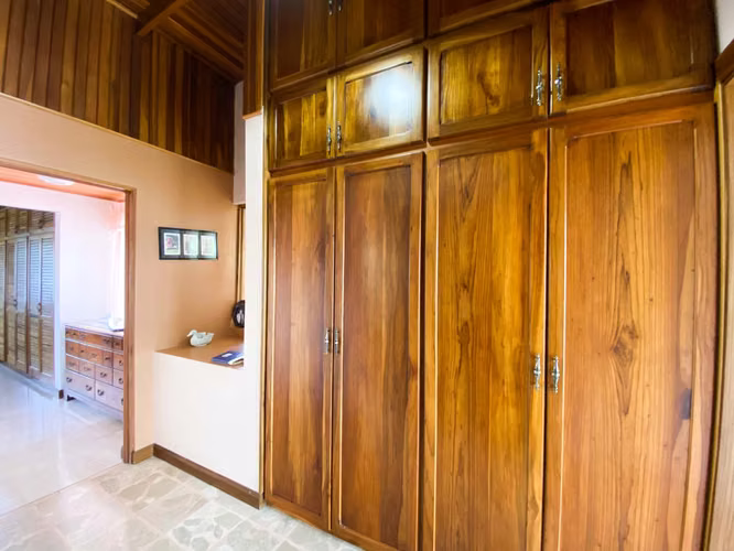 Venta de hermosa casa con amplio patio - Imagen 5
