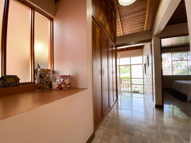 Venta de hermosa casa con amplio patio - Imagen 16