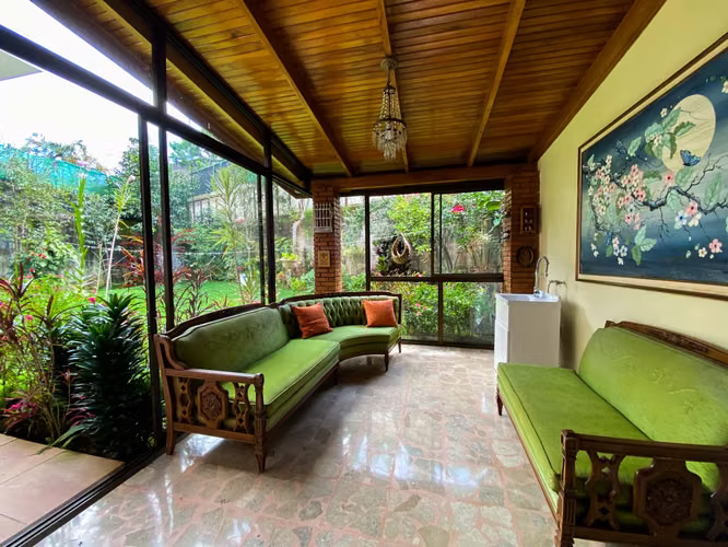 Venta de hermosa casa con amplio patio - Imagen 14