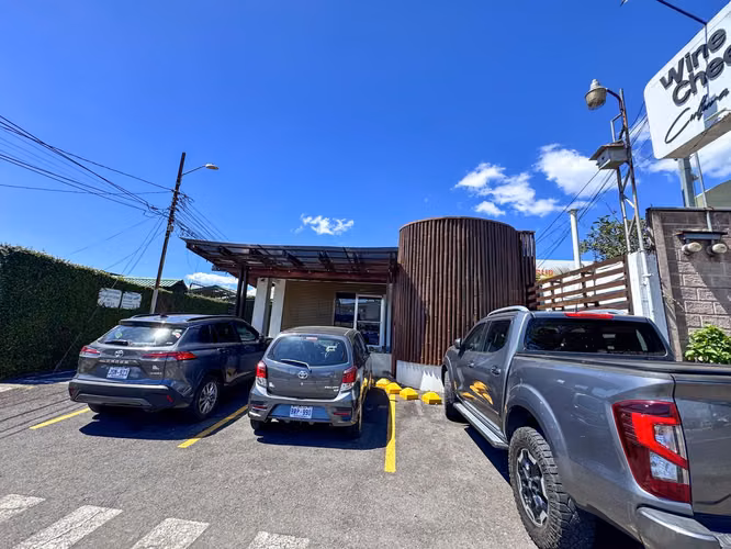 VENTA DE LOCALES Y APARTAMENTOS EN ALAJUELA PARA INVERSIONISTAS - Imagen 2
