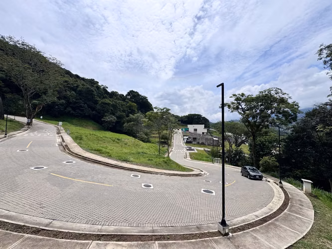 VENTA DE LOTE CONDOMINIO VISTA REAL CON VISTA ESPECTACULAR - Imagen 18