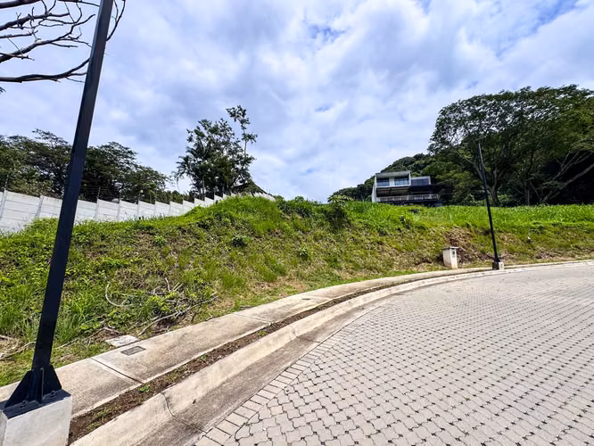 VENTA DE LOTE CONDOMINIO VISTA REAL CON VISTA ESPECTACULAR - Imagen 15