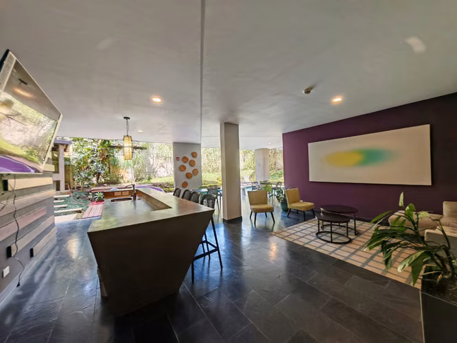 Apartamento en Alquiler en Santa Ana | Vistas | Línea Blanca | AC | Amenidades