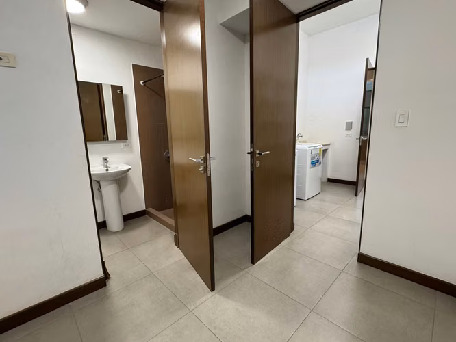 Apartamento en Alquiler en Santa Ana | Vistas | Línea Blanca | AC | Amenidades