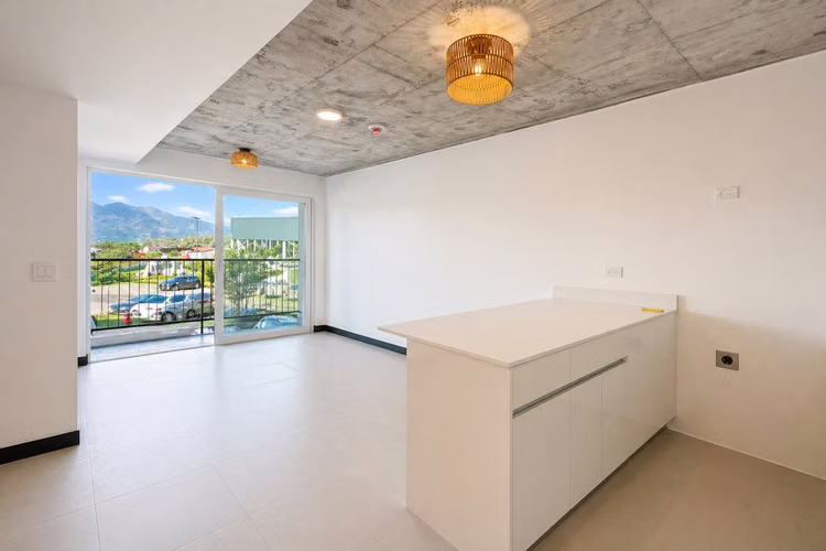 Alquiler de apartamento en Condominio Khaya, Curridabat. 550 000 colones. Caminando Aleste.