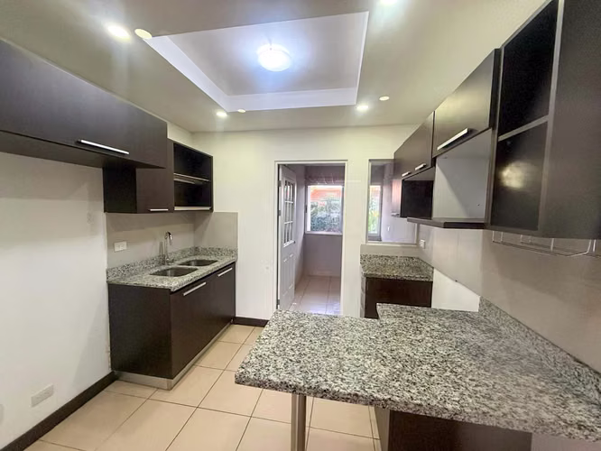 Alquiler de apartamento con Vista y Espacios Amplios - Imagen 2