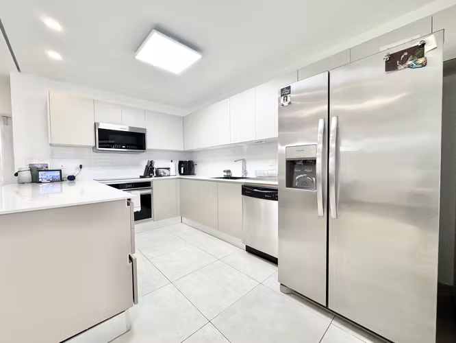 Moderna casa amueblada 3 hab + oficina + preciosas amenidades