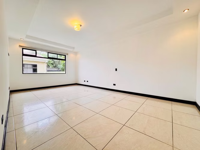 Amplia casa en condominio, con patio y hab en planta baja en  Montes de Oca 41948 - Imagen 14