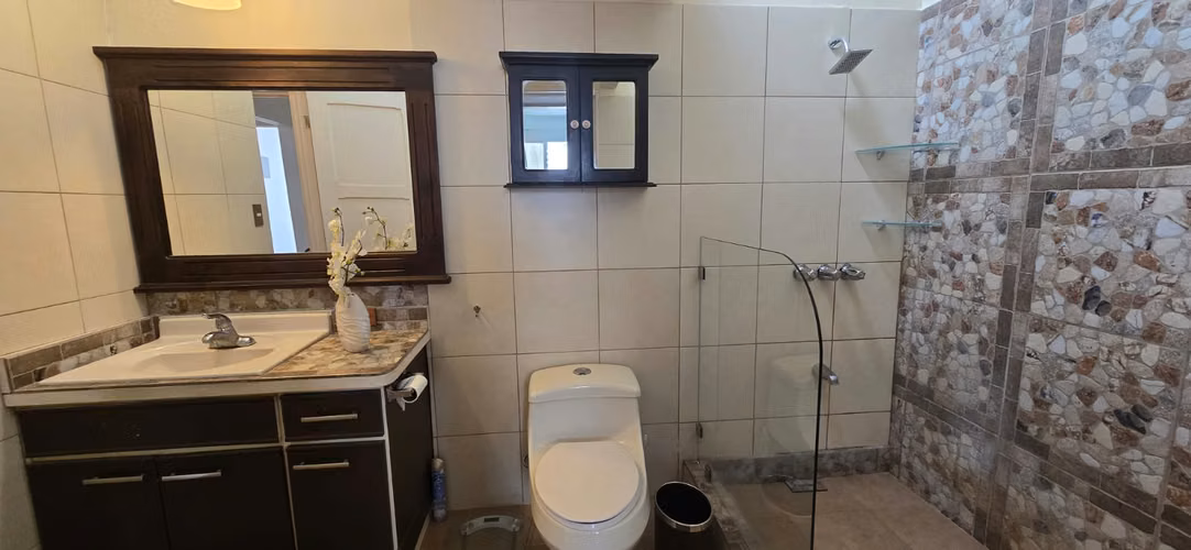 Venta de casa Independiente en la Uruca