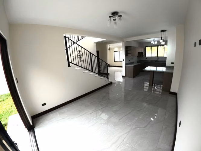 Excelente oportunidad para adquirir una casa moderna, cómoda y lista para estrenar ( JS 1322 24) - Imagen 2