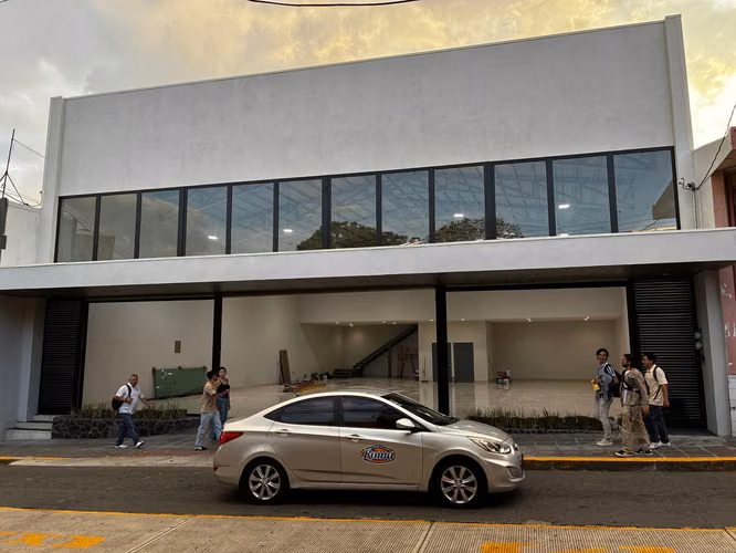 Alquiler de  Local en Heredia de 500 m² | Alto Tránsito Peatonal y Buses