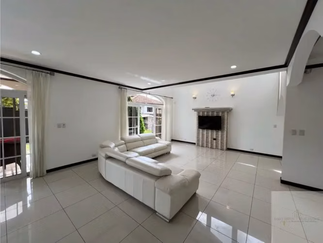 Hermosa casa en Colinas de Montealegre, Curridabat