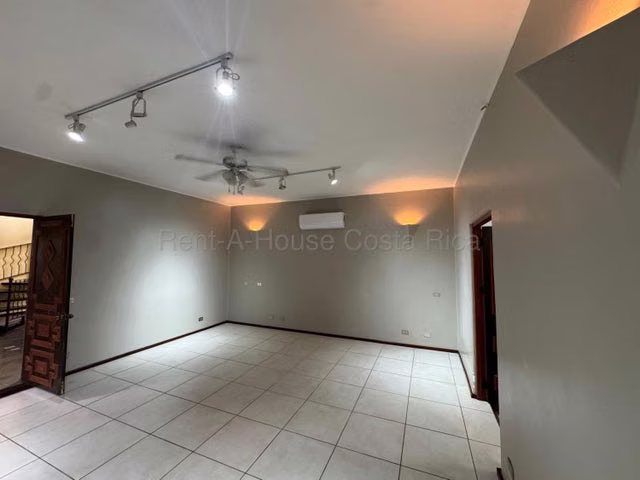 Casa en venta en Pozos, Lindora IP