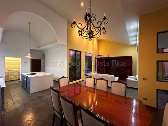 Casa en venta en Pozos, Lindora IP
