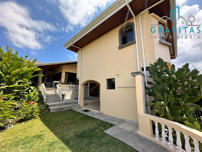 Casa en venta en Curridabat, en condominio | Alta plusvalía ID 1323