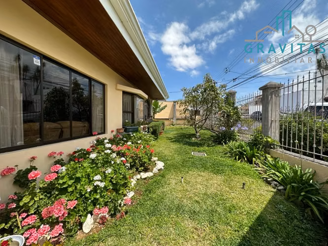 Casa en venta en Curridabat, en condominio | Alta plusvalía ID 1323