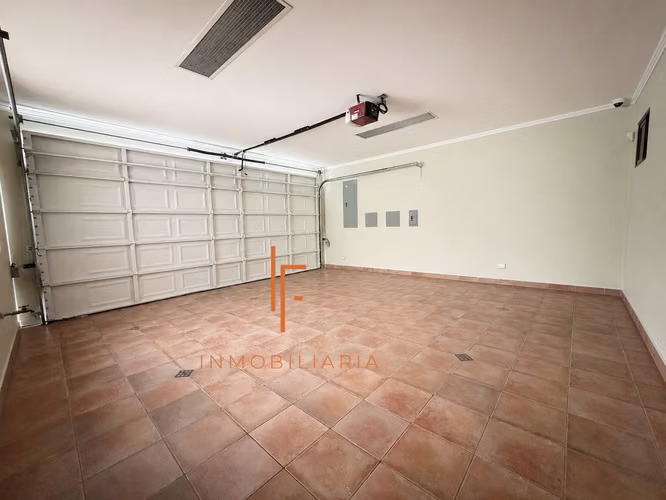 Se Alquila Amplia Casa en Guayabos de Curridabat - Imagen 17