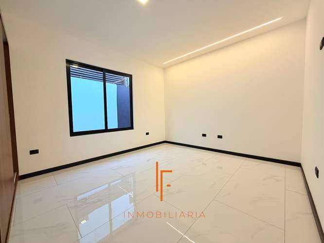 Se Alquila Moderna Casa en Condominio cerca de Curridabat