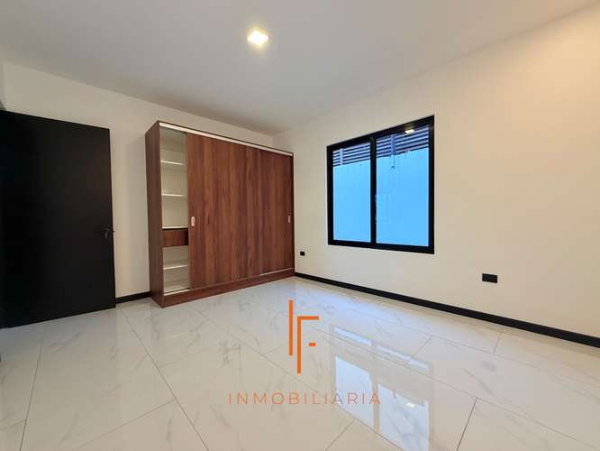 Se Alquila Moderna Casa en Condominio cerca de Curridabat